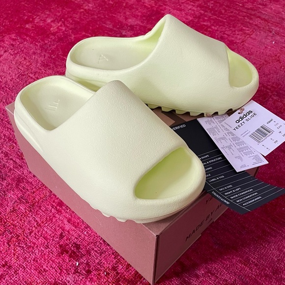 EUC sz 5 adidas YZY Yeezy Slides Glow Green main image 13
